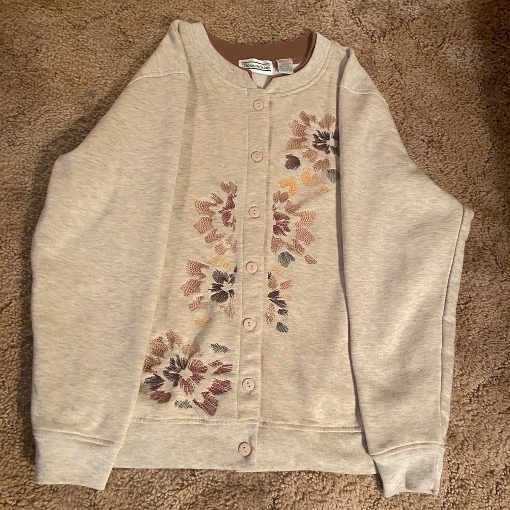 Woman’s Jacket - Picture 3 of 6